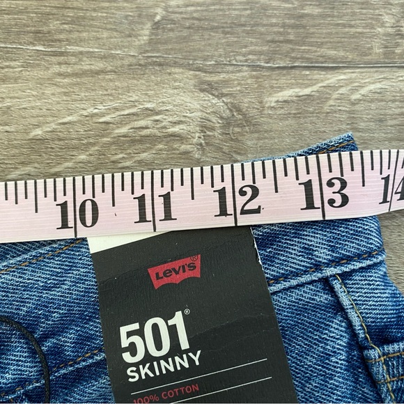 MSRP $108 NWT 24x32 Super Cute High Rise Levi’s “501 Skinny” Jeans in We Talk - Picture 10 of 13